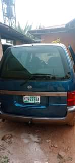 A picture of Nissan Serena bus