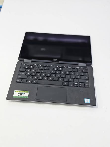 A picture of Dell xps 13 9365