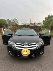 A picture of 2011 model Toyota venza Available 9 1 Million naira Enugu