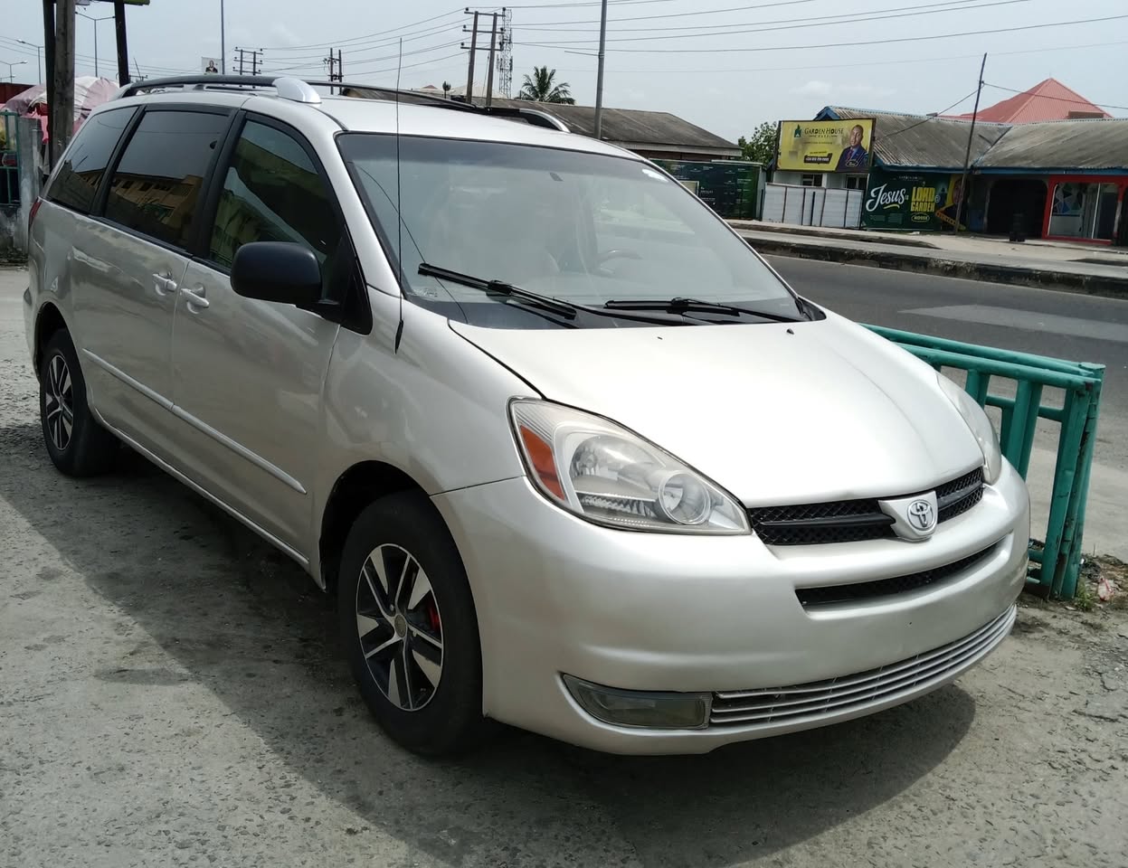 A picture of Toyota Sienna
