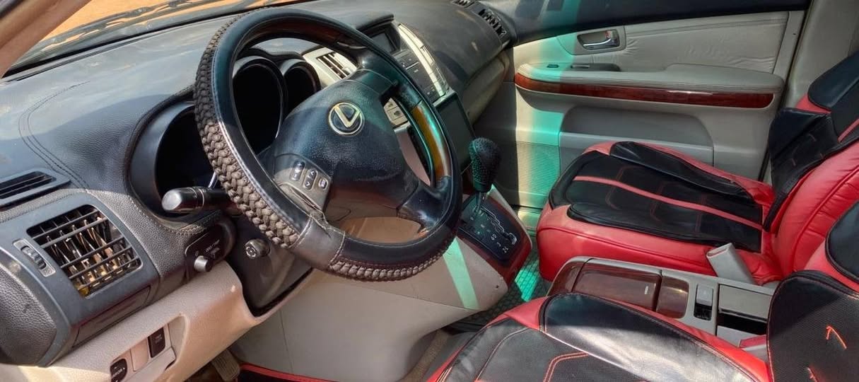 A picture of 2006 Lexus rx 330