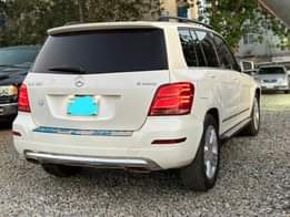 A picture of Super clean 2015 Glk350 14m net price Abuja 08136543220