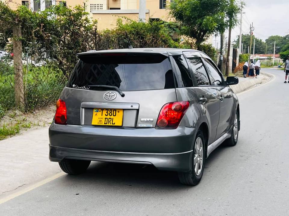 A picture of TOYOTA IST