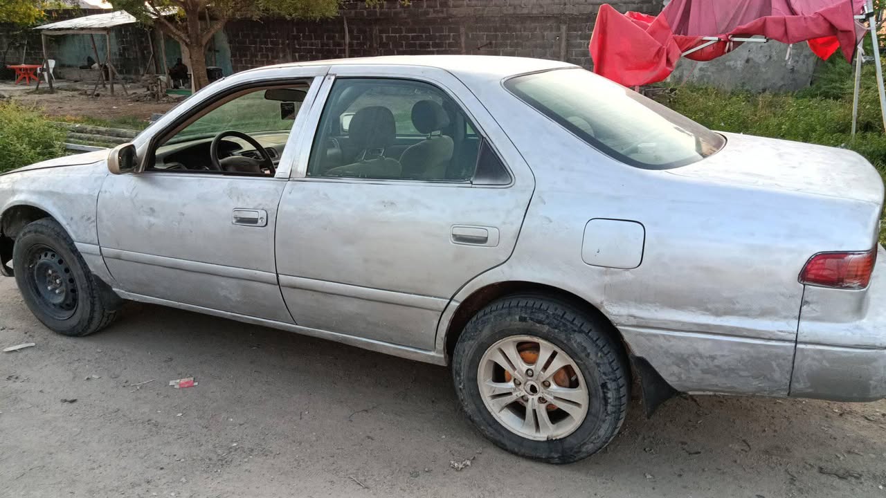 A picture of 2022 Camry envelope big light