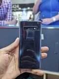 A picture of samsung S10 with green line at 350k call on 0708573469