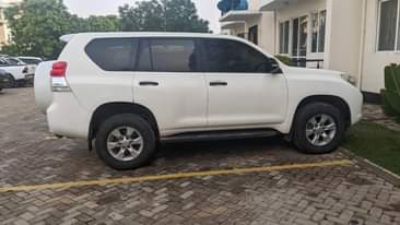 A picture of Toyota Namba DF Landcruiser prado 150 Diasel Manualy Inauzwa Bei