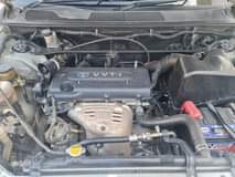 A picture of 2002 toyota kluger