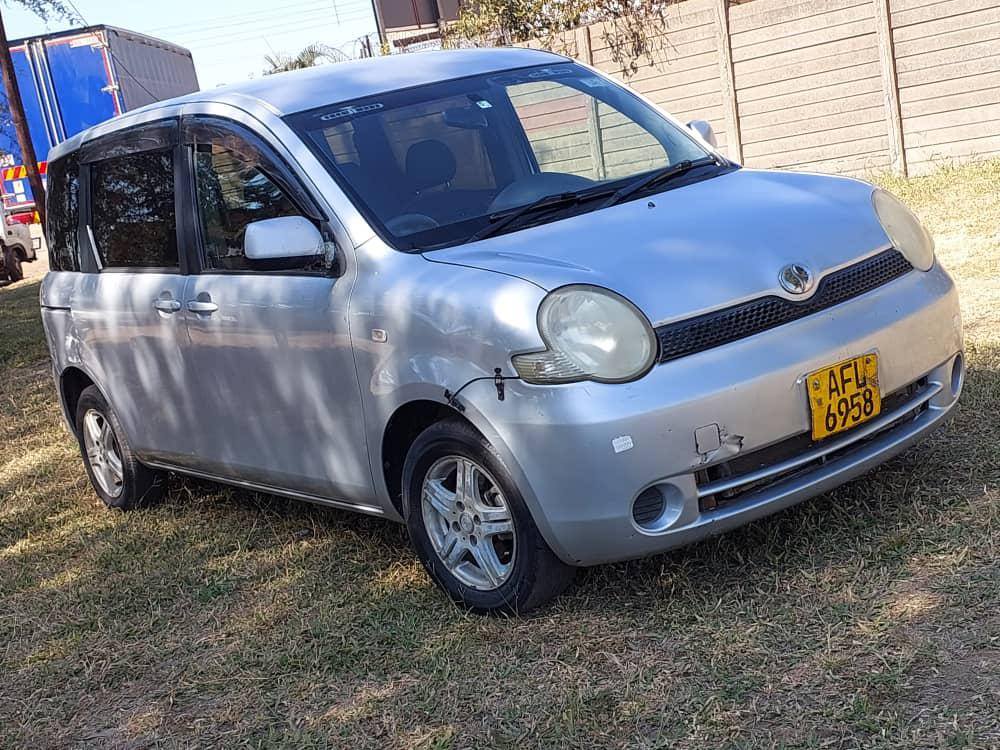 used toyota sienta