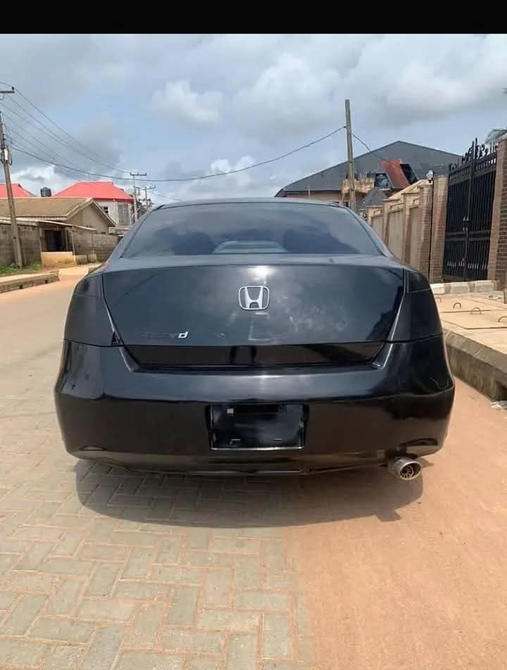 A picture of Honda Accord V4 09