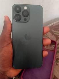 A picture of IPhone 15pro Max Android version