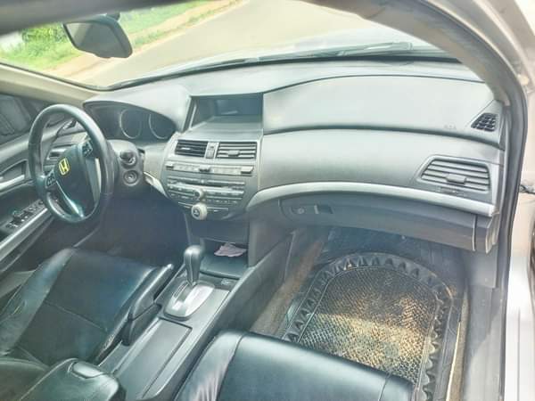 A picture of Honda Accord 2009 model First body Untempered Engine and Gear