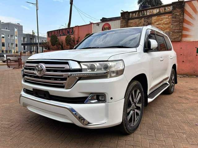 A picture of Land Cruiser V8 ZX UAN 85M