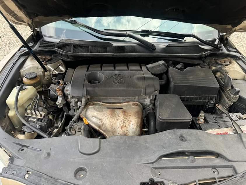 A picture of Belgium Like Clean Toyota Camry Sharp Interior Engine Gear AC