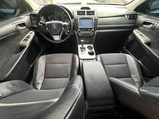 A picture of Toyota Camry SE 2013