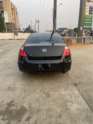 A picture of Honda coupe 2010
