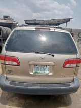 A picture of Toyota sienna 2000 2001 model nothing to fix Location port