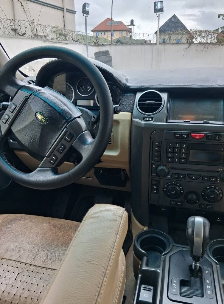 A picture of Land ROVER LR3 207 modal first body everything is working
