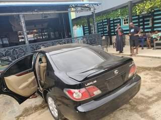 A picture of Lexus ES300