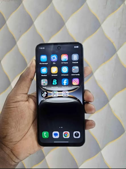 A picture of TECNO SPARK 40