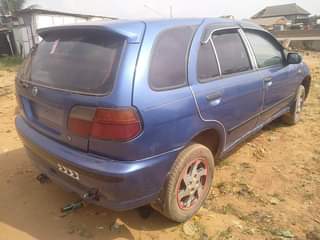 A picture of 2001 Nissan Almeria