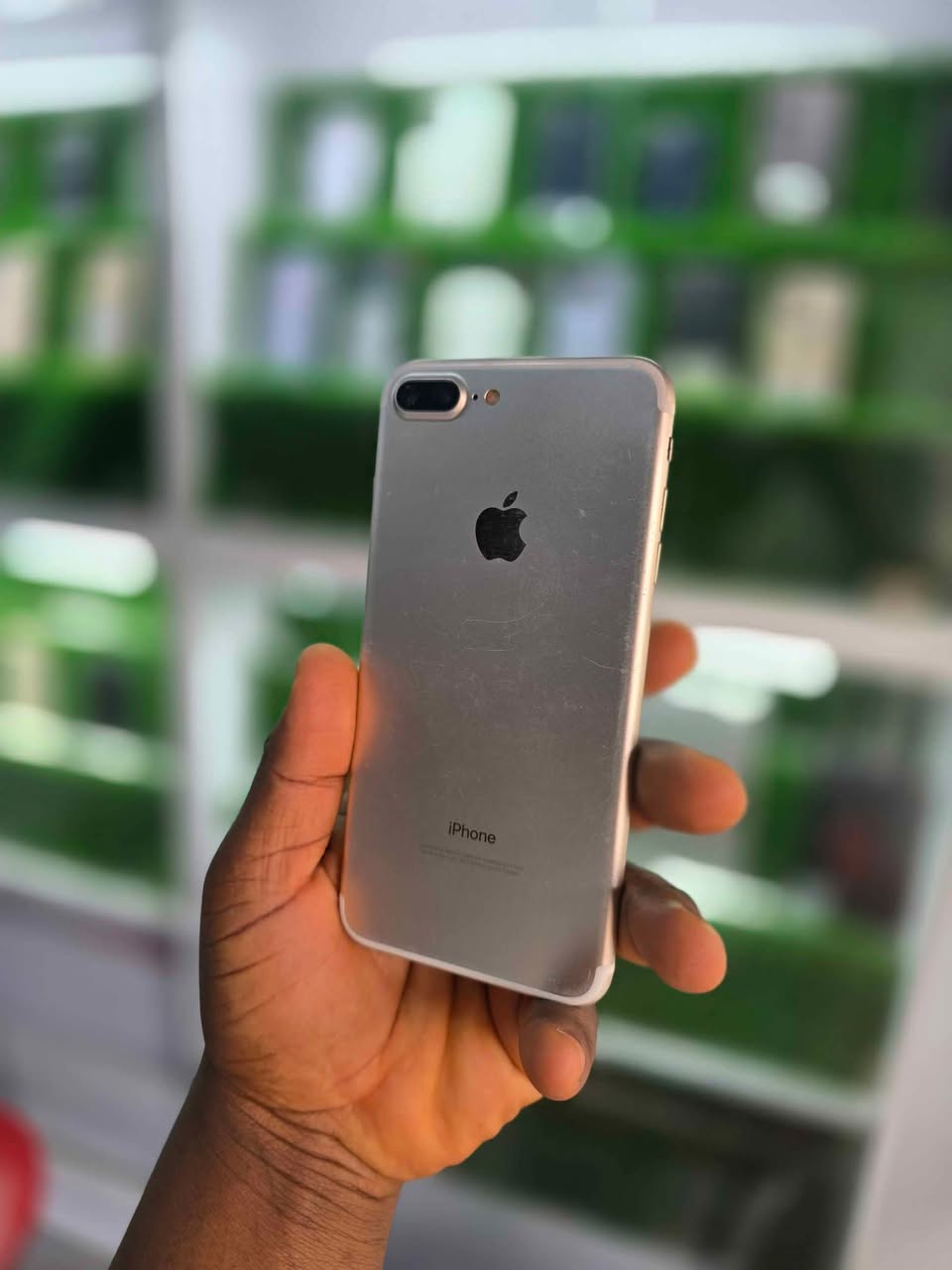 A picture of Iphone 7plus 128gb