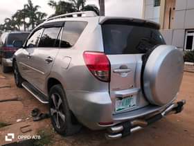 A picture of Sharp 08 Rav4 with a very sharp V6 engine and
