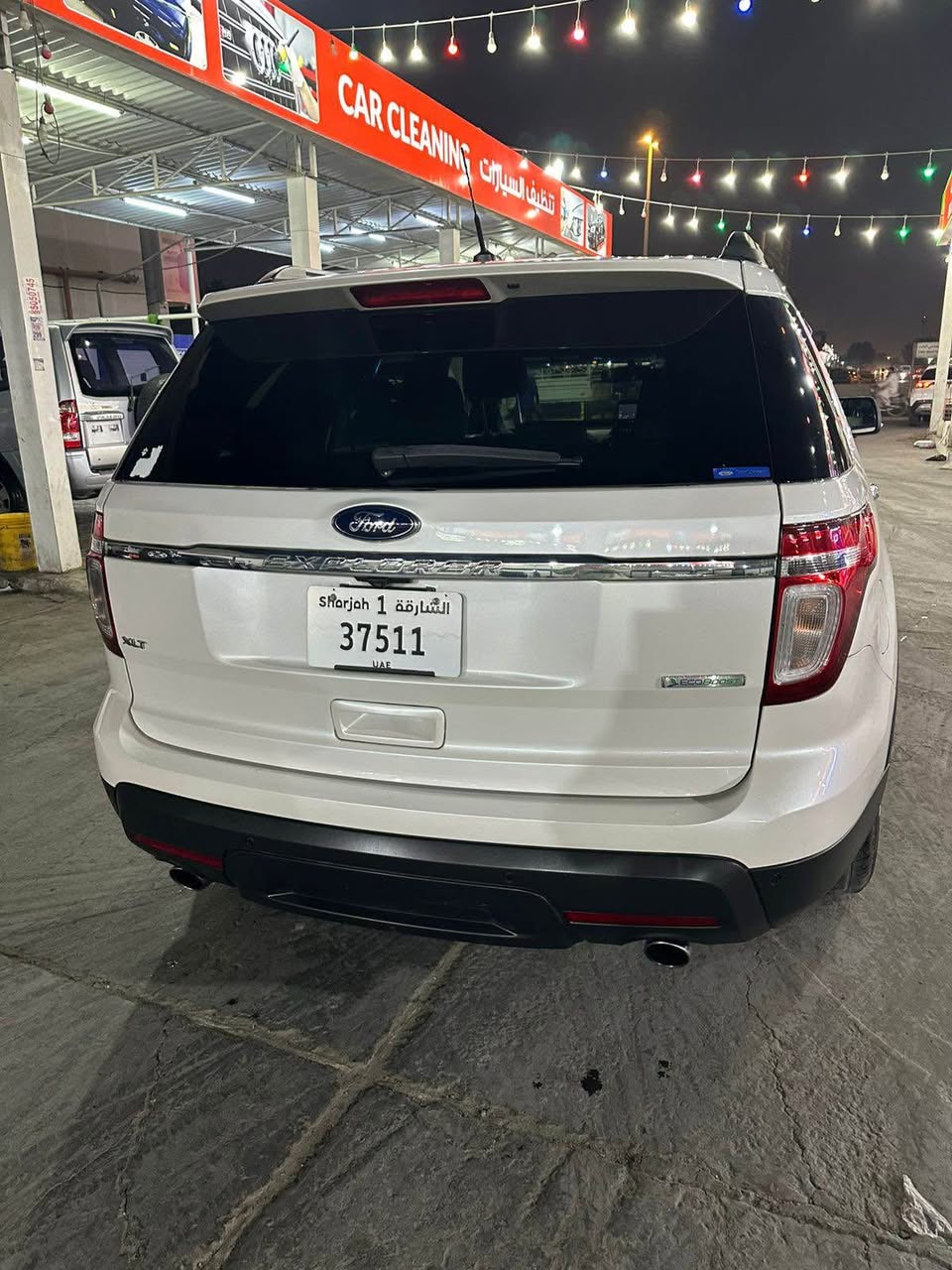A picture of Ford explorer 2013 4 cylinder full genuine no accident fresh