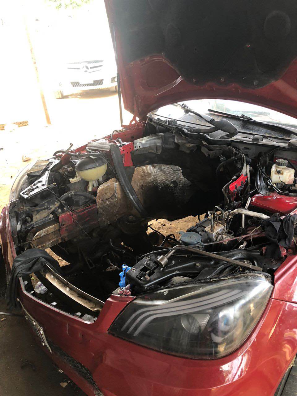 A picture of Benz C 300 Engine bad