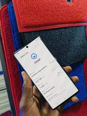 A picture of Samsung Galaxy Note10 256GB Slightly cracked