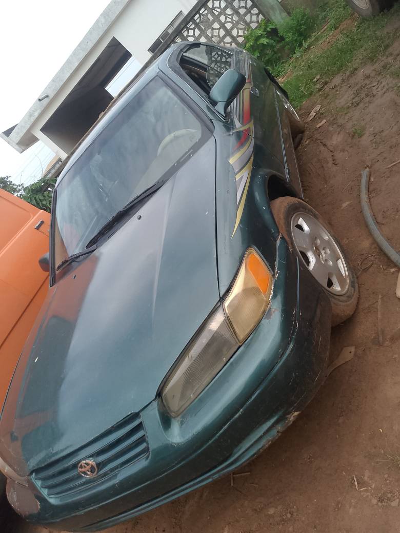 A picture of Toyota camry pencil