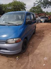 A picture of Toyota Hiace Bunnet