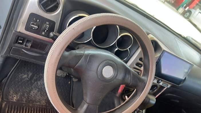 A picture of partially first body 2004 registered matrix in excellent condition engine