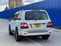 A picture of TOYOTA LAND CRUISER sunroof