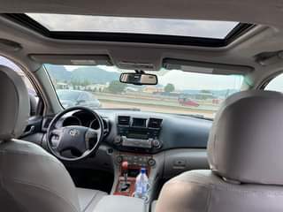 A picture of 2008 TOYOTA HIGHLANDER
