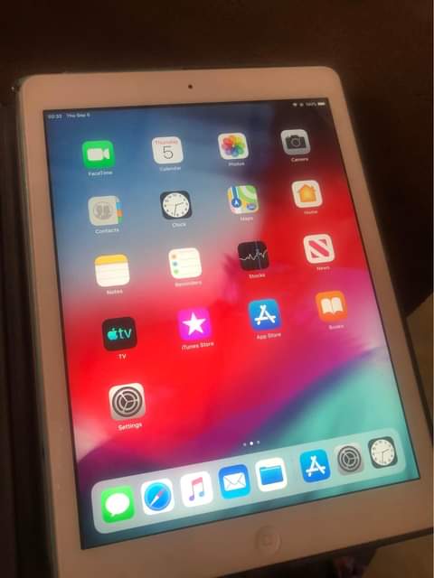 A picture of iPad Air 5 Wi Fi only