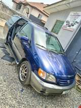 A picture of URGENT SALE Clean Reg 02 Toyota Sienna XLE first body