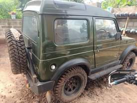 A picture of Suzuki samurai