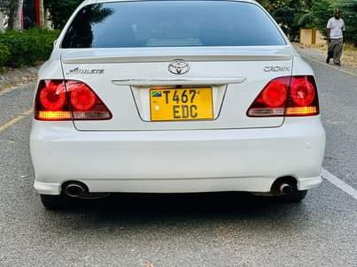 A picture of TOYOTA CROWN ATHLETE GOOD NEW FOR SELL 17M OR EXCHANGE