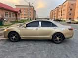 A picture of This is Camry 2007 model XLE with thumb start drive