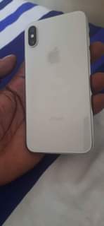 A picture of Iphone x