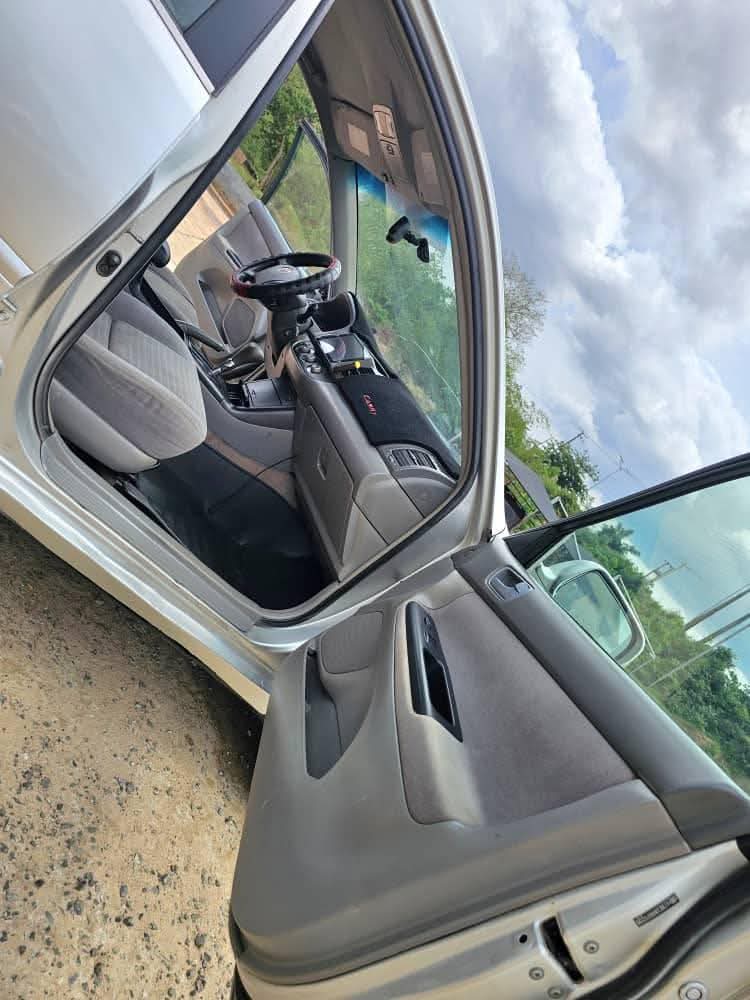 A picture of TOYOTA CAMRY 2