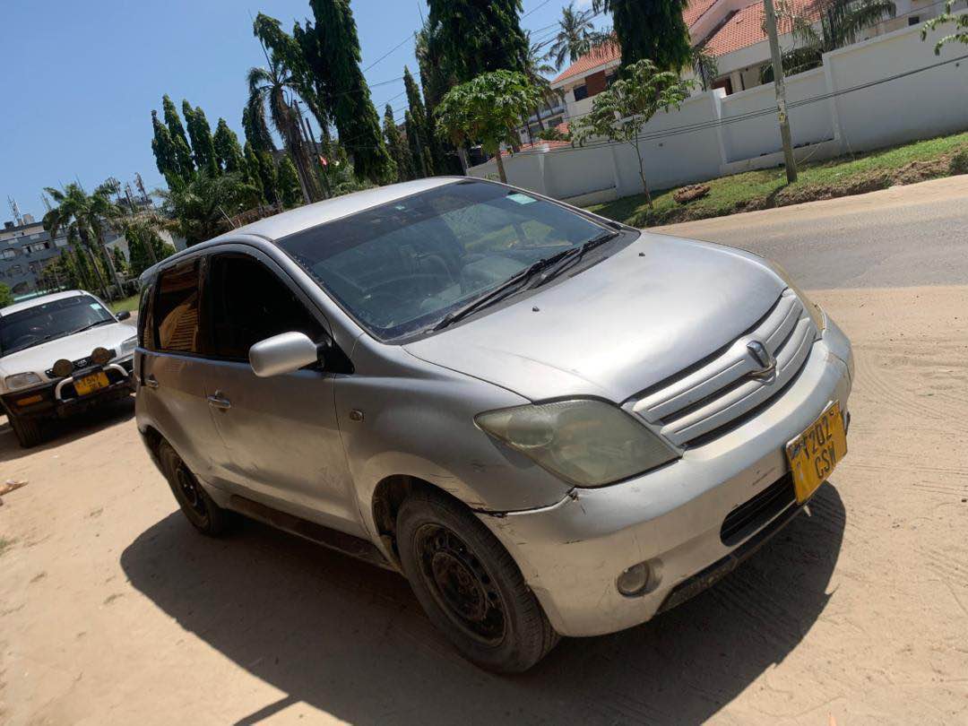 used toyota ist