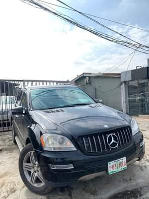 A picture of Benz ML350 4Matic 2008 2009 Registered First body paint This