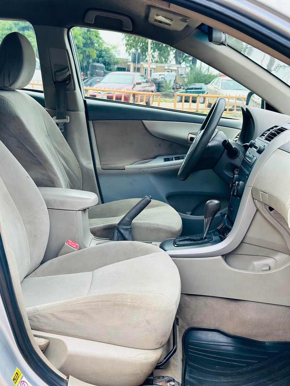 A picture of TOYOTA COROLLA 2009