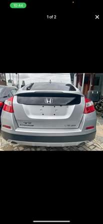 A picture of Honda crosstour 2015