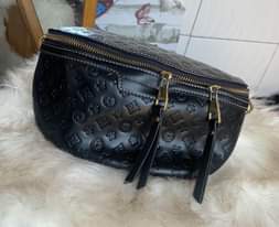 A picture of Handbags nzuuuei za mtumba