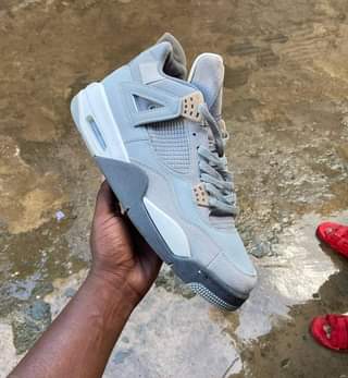 A picture of Jordans