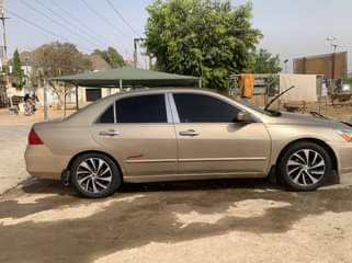 A picture of Distress sales Honda Accord Discussion continue 2007 model buy drive