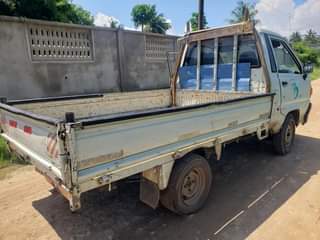 A picture of Haya maboss zangu chuma lpo sokoni hii safari popote no