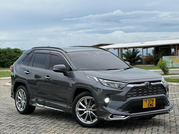 A picture of RAV4 NEW0714058883